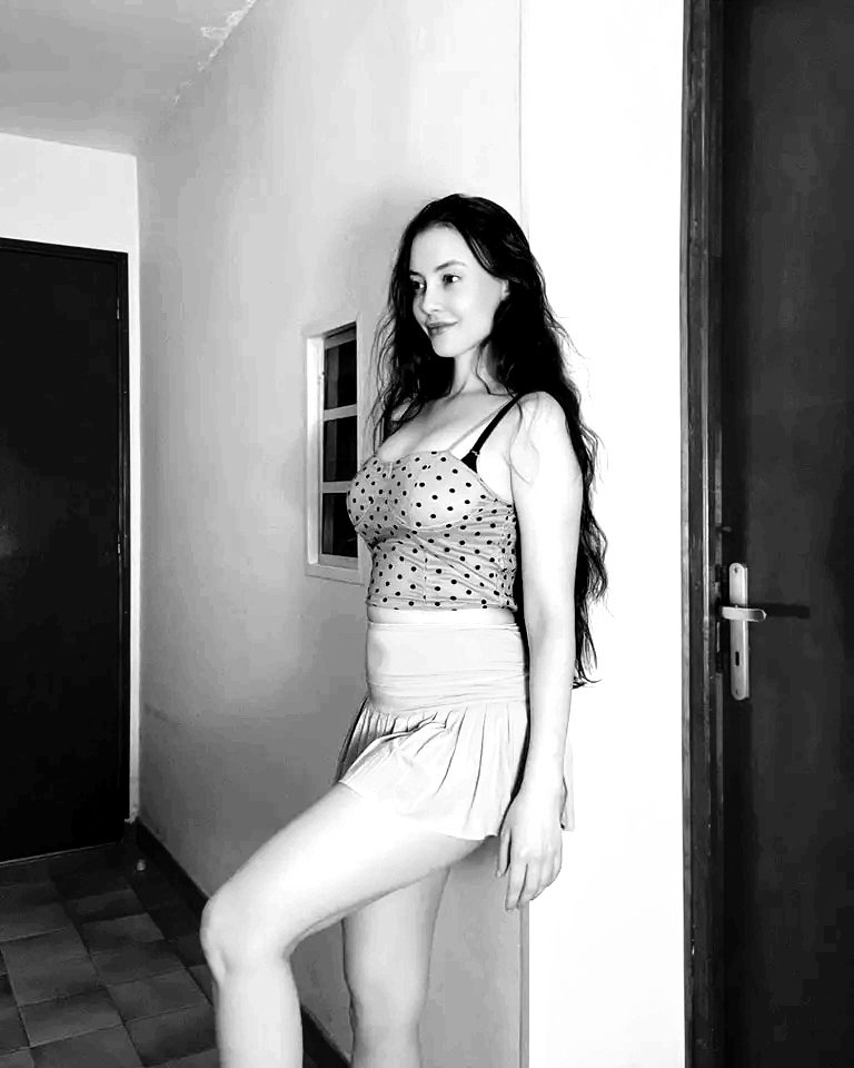 Chantal +33 7 51 12 19 74 Turin erotic massage