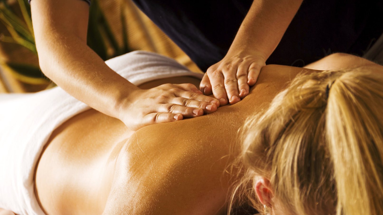What is a chiropractic massage