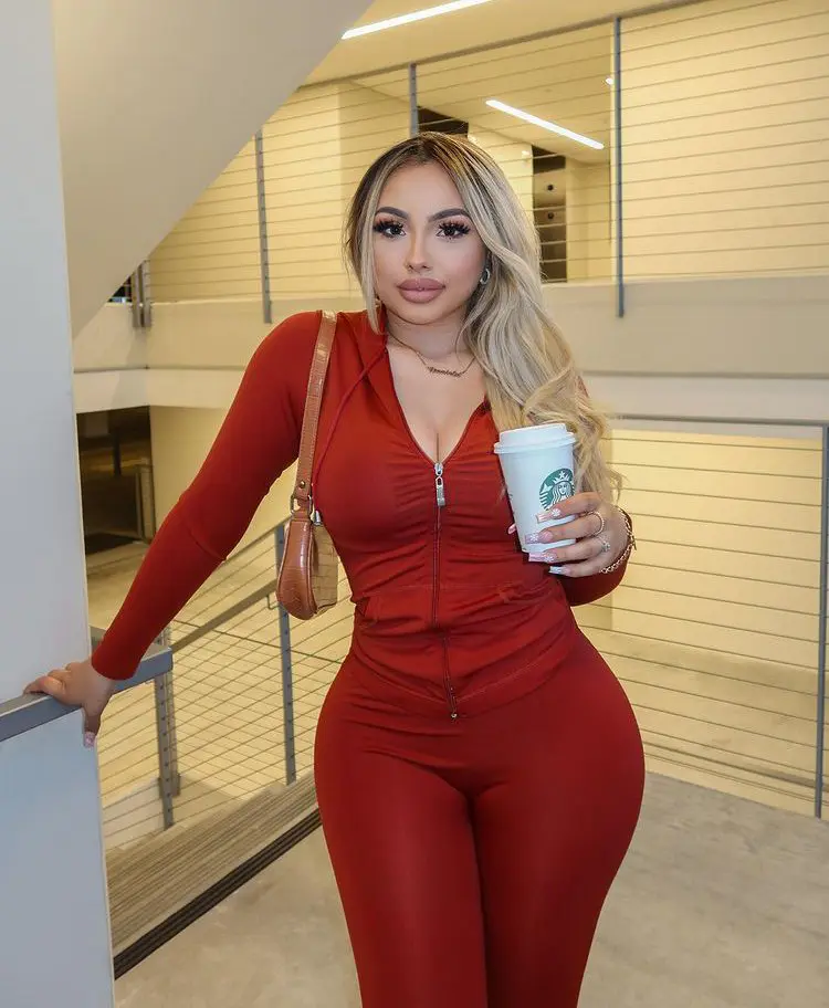 Daniela +33 7 58 21 44 17 Troyes erotic massage