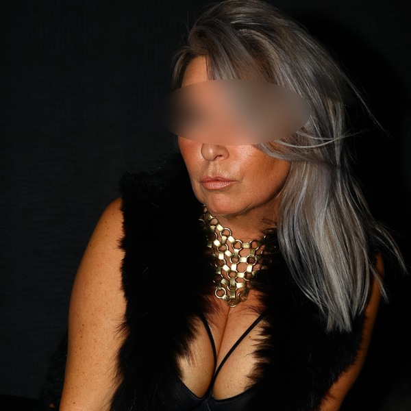 Deutsche Sonja +49 175-7727528 Neuss erotic massage