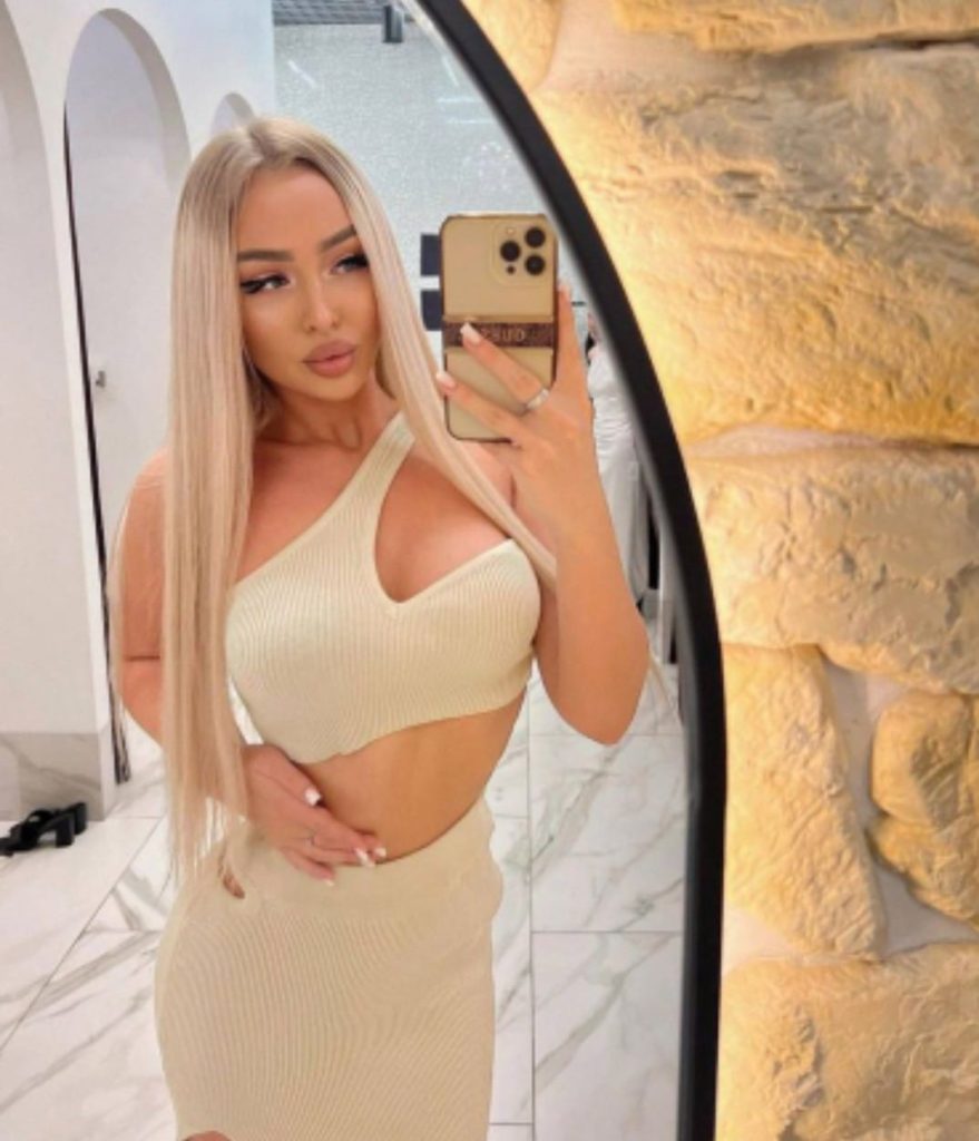 Olga +39 366 712 8033  erotic massage