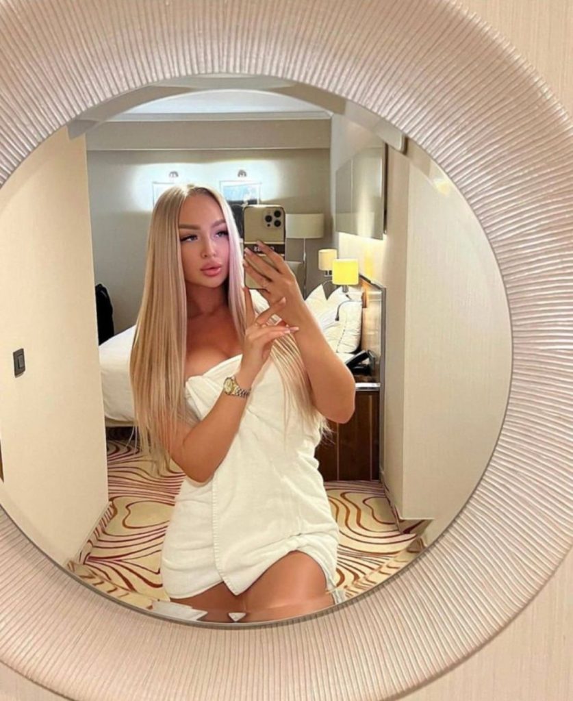 Olga +39 366 712 8033  erotic massage