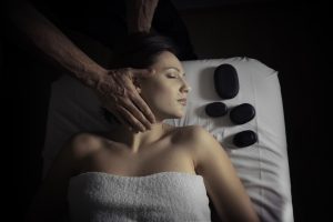 How many massages should a therapist do a day?