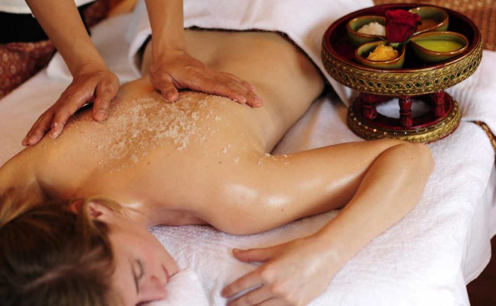 Foundations of Aromatherapy and Massage​