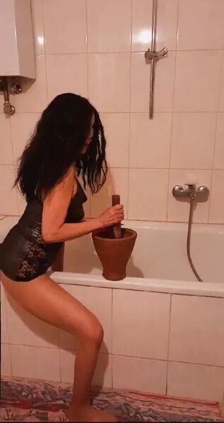 Heiße erotische Massage bei der Ihr Saft wie eine Fontäne aus einem Vulkan heraus schiessen wird +4915252061207 Moers erotic massage