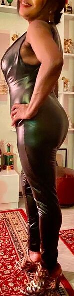 Karina und Haarschneide Massage +4915214650204 Frankfurt am Main erotic massage