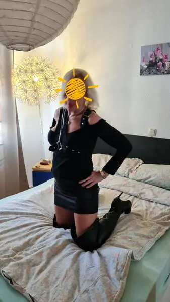 54 Jährige im Frankfurter Nordend-Ost +4916097528189 Frankfurt am Main erotic massage