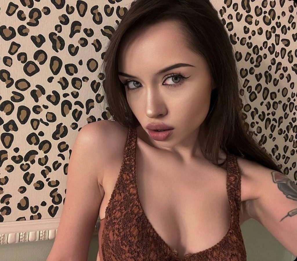 Maja +420 776467100 Prague erotic massage