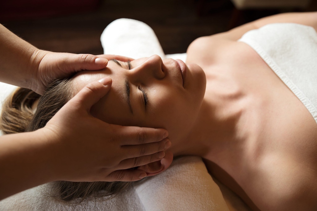 When does scalp massage usually begin?