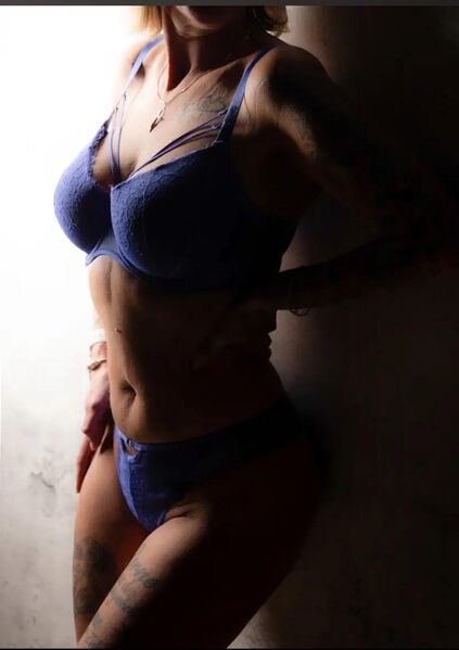 ♥ NORTORF ♥♥♥ Erotische Ganzkörpermassage mit heißem Öl und heißem Ritt als Happy End ♥♥♥ PROSTATA MASSAGE ♥♥♥ Ich massiere dich vollkommen nackt ♥ Anni 44 Jahre ♥ +4915901231459 Nortorf erotic massage