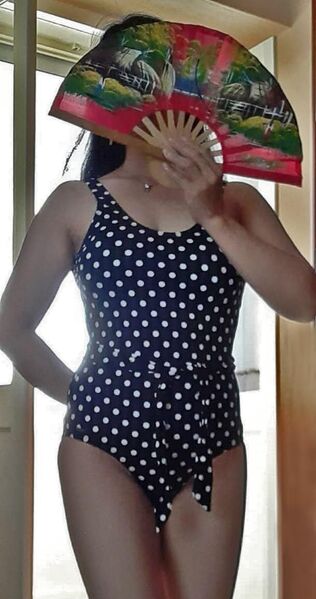 Zierliche Asiatin massiert den netten deutschen Mann +491746267235 Berlin erotic massage