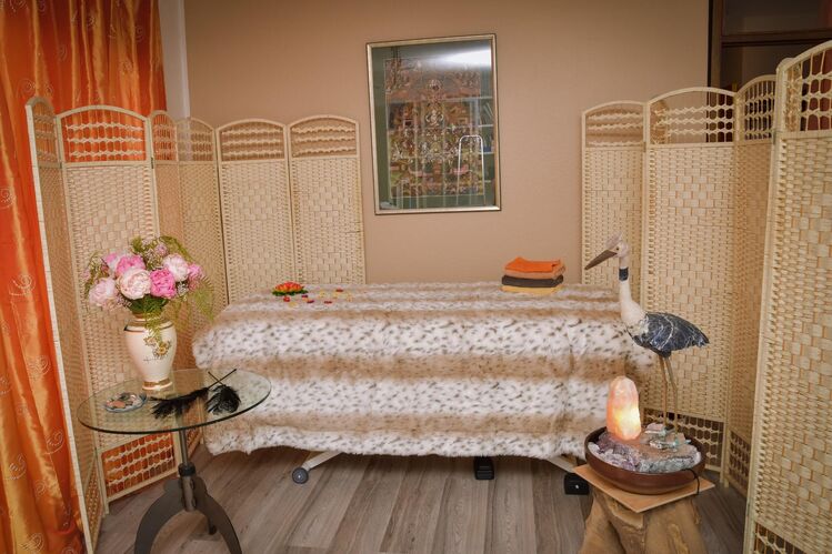 Tantramassage in Köln +4915737515510 Koeln erotic massage