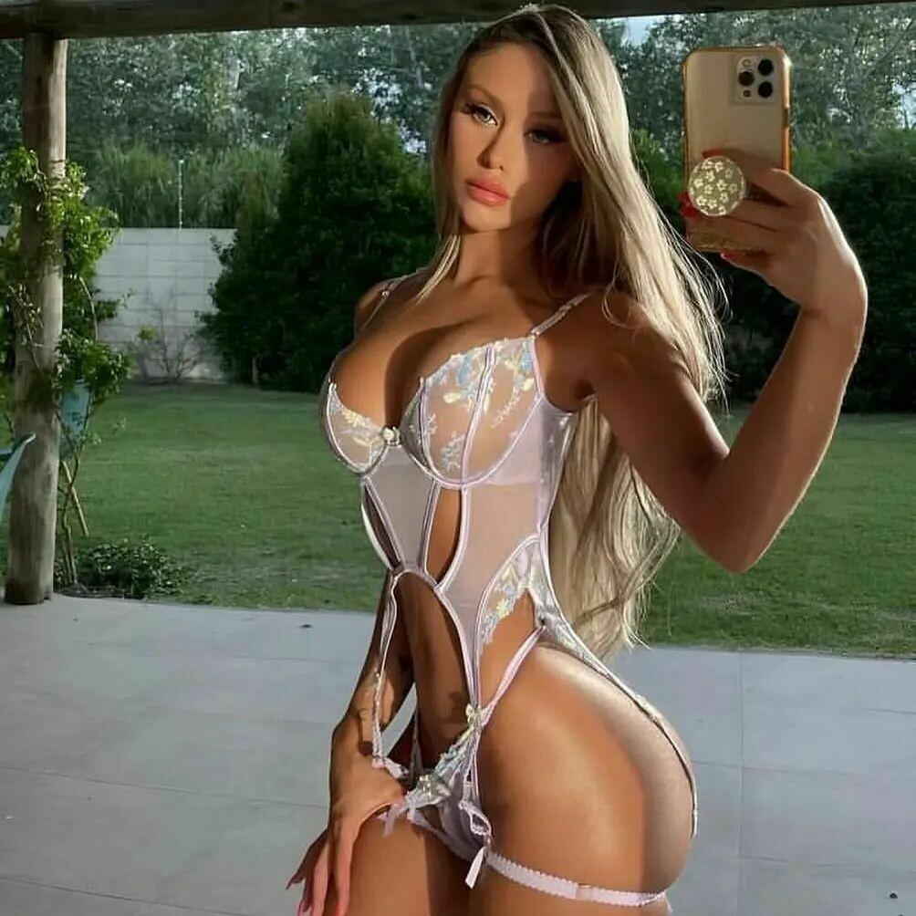 Carine +33780722968 Reims erotic massage