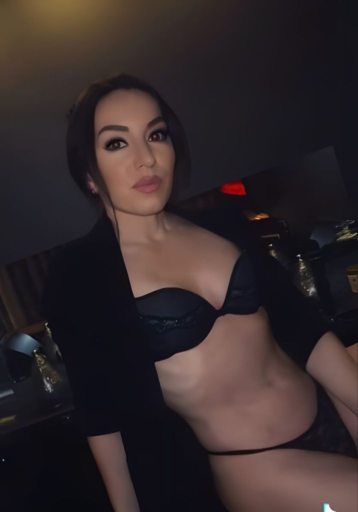 Lara +49 157 39605839 Bielefeld erotic massage