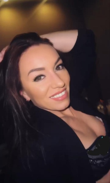 Lara +49 157 39605839 Bielefeld erotic massage