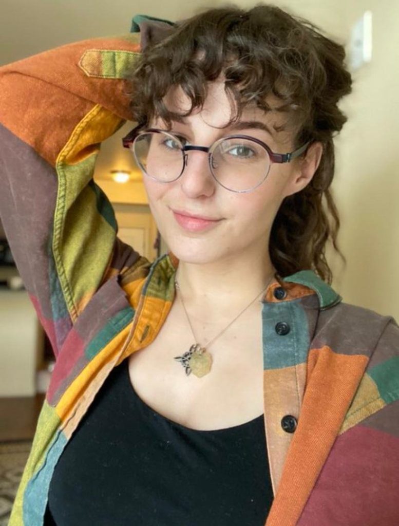 Laura +33 7 45 40 60 96 Nantes erotic massage