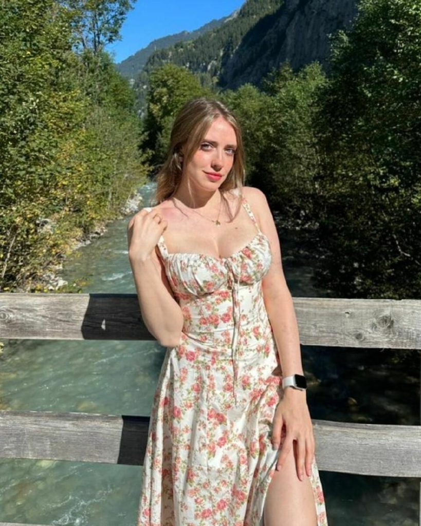 Lesly +33 7 57 84 58 39 Saint-Etienne erotic massage