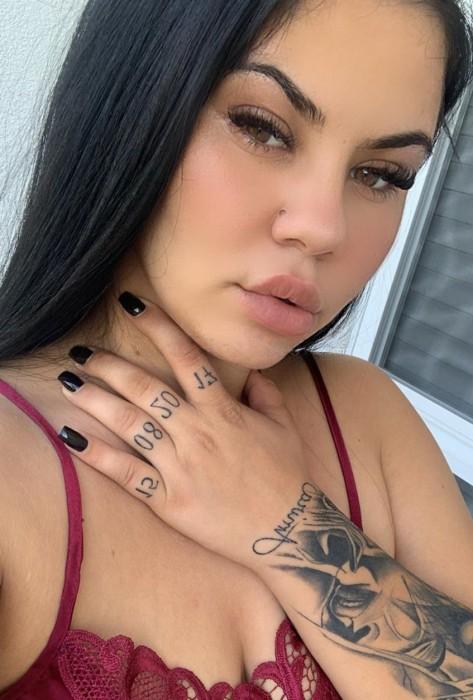 Rebekka +43 681 105 63175 Wels erotic massage